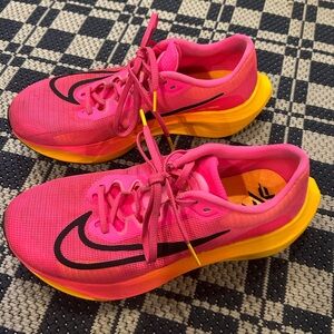 Nike Zoom Fly 5 - Men’s U.S. 9.5 / Women’s Size 11